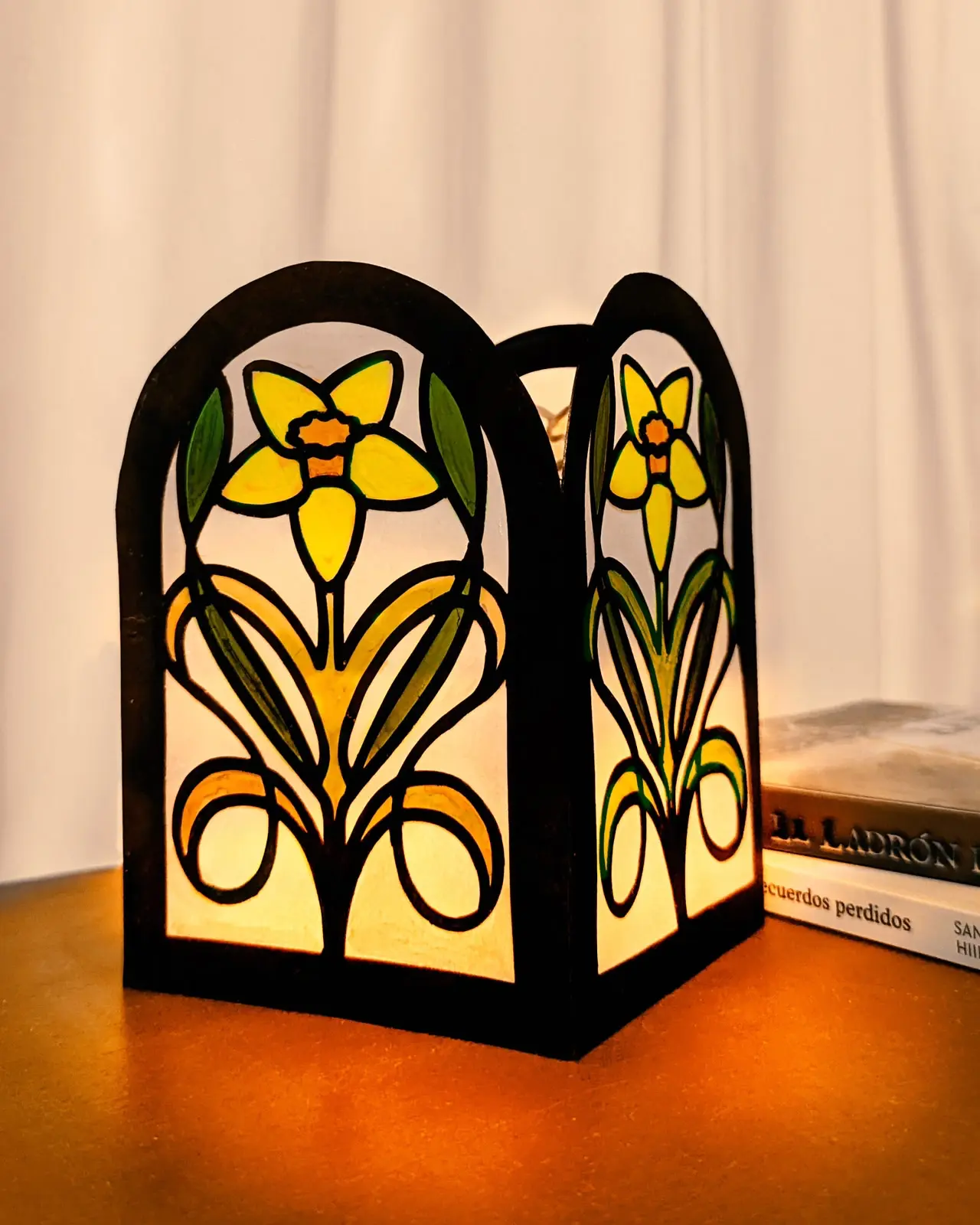Lámpara de papel estilo Art Nouveau